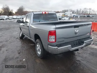 2022 Ram 2500 Big Horn with VIN 3C6UR5DL8NG399033, listed as a IAAI auction lot 41582671 with 19,137 mi miles. Bid and sale history available at carsss.com. Image 3.