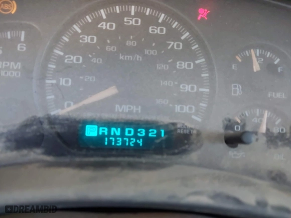 2002 Chevrolet Silverado 2500HD LS with VIN 1GCHK23U82F237150, listed as a IAAI auction lot 41918083 with 173,724 mi miles. Bid and sale history available at carsss.com. Image 15.
