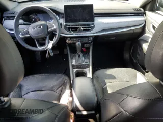 2023 Jeep Compass Latitude Lux z VIN 3C4NJDFN3PT507260, wystawiony jako Copart lot #71025924 z przebiegiem 48 214 mil mil oraz Szkoda całkowita • Salvage title. Historia ofert i sprzedaży dostępna na DreamBid. Obrazek 8.