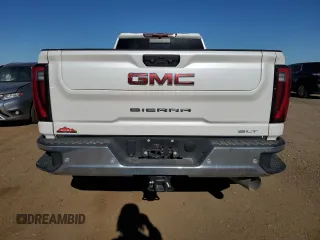 2024 GMC Sierra 3500HD SLT z VIN 1GT49UEY9RF105532, wystawiony jako Copart lot #61956334 z przebiegiem 12 996 mil mil oraz Tytuł czysty. Historia ofert i sprzedaży dostępna na DreamBid. Obrazek 6.