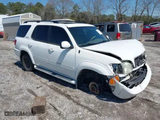 2002 Toyota Sequoia Limited with VIN 5TDZT38A92S117055, listed as a IAAI auction lot 41719962 with 237,996 mi miles. Bid and sale history available at carsss.com. Image 1.