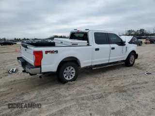 2022 Ford Super Duty F-250 SRW XL with VIN 1FT7W2B62NEG39923, listed as a Copart auction lot 45687495 with 73,648 mi miles and Salvage Title. Bid and sale history available at carsss.com. Image 3.