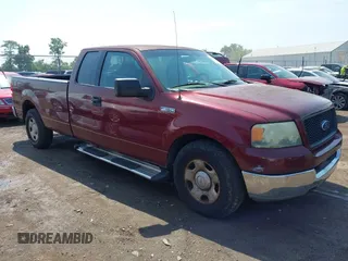 2004 Ford F-150 XL z VIN 1FTVX12524NB06748, wystawiony jako IAAI lot #42810442 z przebiegiem 158 504 mil mil oraz . Historia ofert i sprzedaży dostępna na DreamBid. Obrazek 1.