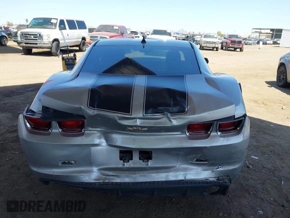 2011 Chevrolet Camaro 2LS z VIN 2G1FA1ED0B9157330, wystawiony jako IAAI lot #41970306 z przebiegiem 179 262 mil mil oraz . Historia ofert i sprzedaży dostępna na DreamBid. Obrazek 16.