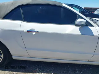2014 Ford Mustang V6 z VIN 1ZVBP8EM5E5213273, wystawiony jako IAAI lot #41833081 z przebiegiem 123 857 mil mil oraz . Historia ofert i sprzedaży dostępna na DreamBid. Obrazek 14.