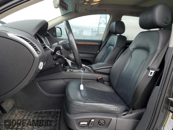 2015 Audi Q7 Premium Plus z VIN WA1LMAFE3FD015758, wystawiony jako Copart lot #48717595 z przebiegiem 139 096 mil mil oraz Szkoda całkowita • Salvage title. Historia ofert i sprzedaży dostępna na DreamBid. Obrazek 7.