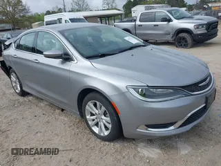 2016 Chrysler 200 Limited with VIN 1C3CCCAB0GN183682, listed as a IAAI auction lot 41897334 with 33,371 mi miles. Bid and sale history available at carsss.com. Image 1.