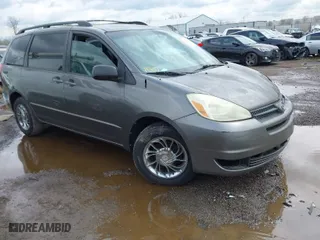 2004 Toyota Sienna LE with VIN 5TDBA23C04S013650, listed as a IAAI auction lot 41867239 with 176,420 mi miles. Bid and sale history available at carsss.com. Image 1.