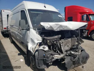 2018 Mercedes-Benz Sprinter Cargo Van Worker with VIN WD3PE8CD9JP585435, listed as a Copart auction lot 41412393 with 227,747 mi miles. Bid and sale history available at carsss.com. Image 4.