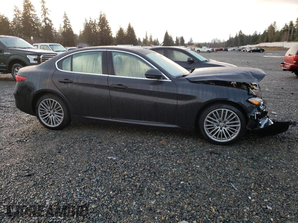 2021 Alfa Romeo Giulia Ti with VIN ZARFANBN8M7650064, listed as a Copart auction lot 69388822 with 10,013 mi miles. Bid and sale history available at carsss.com. Image 4.
