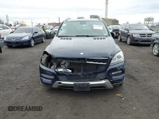 2014 Mercedes-Benz M 350 z VIN 4JGDA5HB5EA369760, wystawiony jako IAAI lot #41814930 z przebiegiem 85 684 mil mil oraz . Historia ofert i sprzedaży dostępna na DreamBid. Obrazek 13.