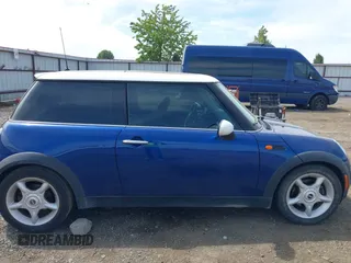 2003 MINI Hardtop z VIN WMWRC33483TC48109, wystawiony jako IAAI lot #42245601 z przebiegiem 100 738 mil mil oraz . Historia ofert i sprzedaży dostępna na DreamBid. Obrazek 13.