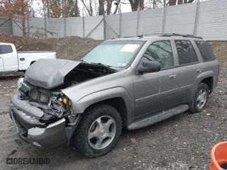 2005 Chevrolet TrailBlazer LS with VIN 1GNDT13S952303910, listed as a IAAI auction lot 41727025 with NaN miles. Bid and sale history available at carsss.com. Image 18.