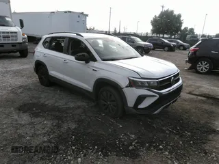 2022 Volkswagen Taos S с VIN 3VVAX7B26NM078098, выставлен на аукционе IAAI как лот 40219081 с пробегом 61 785 миль миль и . История ставок и продаж доступна на DreamBid. Изображение 1.