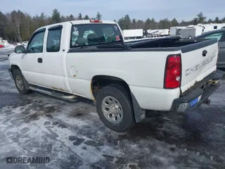 2007 Chevrolet Silverado 1500 Classic LS with VIN 1GCEK19V37E186084, listed as a IAAI auction lot 41470415 with 279,810 mi miles. Bid and sale history available at carsss.com. Image 3.