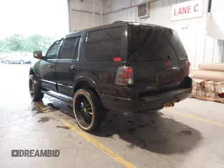 2004 Ford Expedition Eddie Bauer z VIN 1FMRU17W54LA37458, wystawiony jako IAAI lot #42155355 z przebiegiem 190 605 mil mil oraz . Historia ofert i sprzedaży dostępna na DreamBid. Obrazek 3.