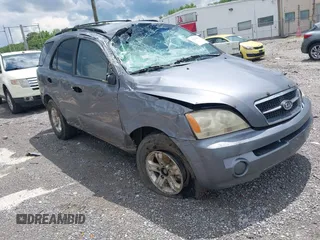 2005 Kia Sorento LX with VIN KNDJD733355490872, listed as a IAAI auction lot 42256638 with 260,229 mi miles and . Bid and sale history available at DreamBid. Image 1.