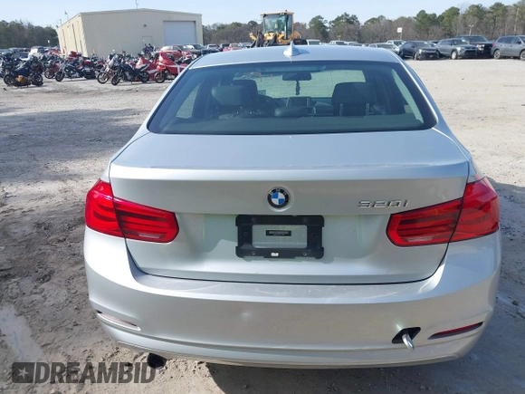 2018 BMW 3 Series 320i with VIN WBA8A9C55JAH14990, listed as a IAAI auction lot 41719896 with 77,472 mi miles. Bid and sale history available at carsss.com. Image 16.