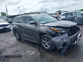 2014 Toyota Highlander XLE z VIN 5TDJKRFH6ES006521, wystawiony jako IAAI lot #42289374 z przebiegiem 62 916 mil mil oraz . Historia ofert i sprzedaży dostępna na DreamBid. Obrazek 1.