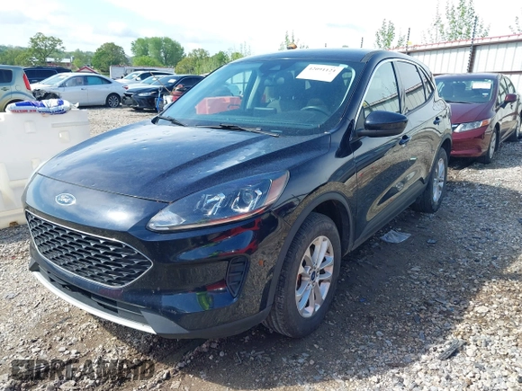 2021 Ford Escape SE z VIN 1FMCU9G67MUA39792, wystawiony jako IAAI lot #42091121 z przebiegiem 135 920 mil mil oraz . Historia ofert i sprzedaży dostępna na DreamBid. Obrazek 2.