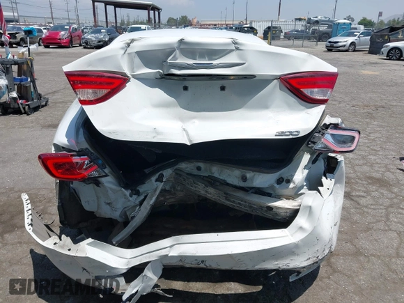 2015 Chrysler 200 Limited с VIN 1C3CCCAB6FN604514, выставлен на аукционе IAAI как лот 42387358 с пробегом 136 400 миль миль и . История ставок и продаж доступна на DreamBid. Изображение 16.