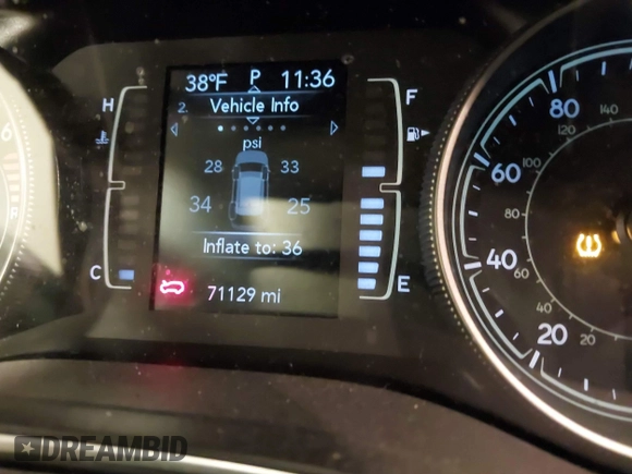 2019 Jeep Cherokee Latitude Plus with VIN 1C4PJMLB2KD198561, listed as a IAAI auction lot 41731691 with 71,129 mi miles. Bid and sale history available at carsss.com. Image 7.
