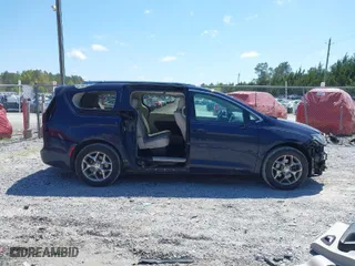 2017 Chrysler Pacifica Limited with VIN 2C4RC1GG5HR531414, listed as a IAAI auction lot 41951438 with 94,676 mi miles. Bid and sale history available at carsss.com. Image 13.