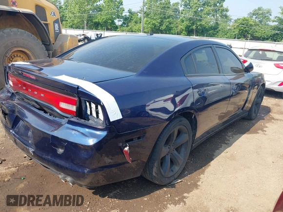 2014 Dodge Charger RT z VIN 2C3CDXCT8EH342657, wystawiony jako IAAI lot #42405941 z przebiegiem 131 120 mil mil oraz . Historia ofert i sprzedaży dostępna na DreamBid. Obrazek 4.