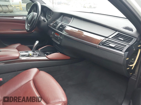 2012 BMW X6 50i z VIN 5UXFG8C53CL590479, wystawiony jako IAAI lot #42021810 z przebiegiem 92 420 mil mil oraz . Historia ofert i sprzedaży dostępna na DreamBid. Obrazek 5.