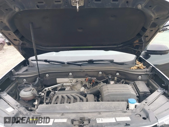 2018 Volkswagen Atlas SEL Premium z VIN 1V2NR2CAXJC554740, wystawiony jako IAAI lot #41773681 z przebiegiem 83 296 mil mil oraz . Historia ofert i sprzedaży dostępna na DreamBid. Obrazek 10.