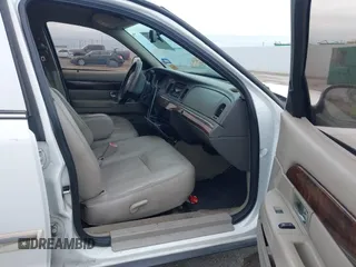 2009 Mercury Grand Marquis LS with VIN 2MEHM75V09X622177, listed as a IAAI auction lot 41899568 with 145,826 mi miles. Bid and sale history available at carsss.com. Image 5.