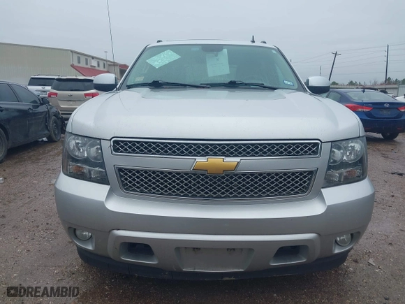 2013 Chevrolet Avalanche LTZ with VIN 3GNMCGE04DG109502, listed as a IAAI auction lot 41335363 with 166,877 mi miles. Bid and sale history available at carsss.com. Image 13.