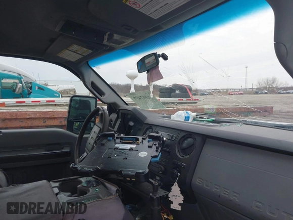 2013 Ford F-250 XL with VIN 1FT7X2B60DEB47659, listed as a IAAI auction lot 41517499 with 322,091 mi miles and . Bid and sale history available at DreamBid. Image 5.
