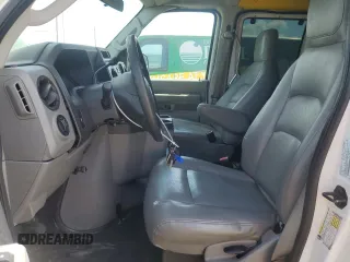 2009 Ford Econoline Cargo Commercial z VIN 1FTNE14W39DA37660, wystawiony jako Copart lot #51863435 z przebiegiem 155 374 mil mil oraz Czysty tytuł • Clean title. Historia ofert i sprzedaży dostępna na DreamBid. Obrazek 7.