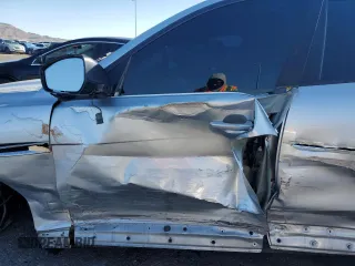 2018 Jaguar F-Pace 30t Premium with VIN SADCJ2GX8JA204022, listed as a Copart auction lot 46719925 with 133,986 mi miles and Salvage title. Bid and sale history available at DreamBid. Image 7.