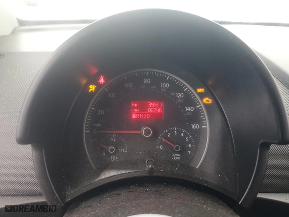 2010 Volkswagen New Beetle Coupe with VIN 3VWRW3AG3AM012593, listed as a Copart auction lot 42587655 with 86,246 mi miles and Salvage Title. Bid and sale history available at carsss.com. Image 9.