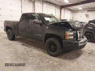 2010 Chevrolet Silverado 1500 LT with VIN 1GCSKSE30AZ132965, listed as a IAAI auction lot 41532816 with 224,632 mi miles. Bid and sale history available at carsss.com. Image 1.