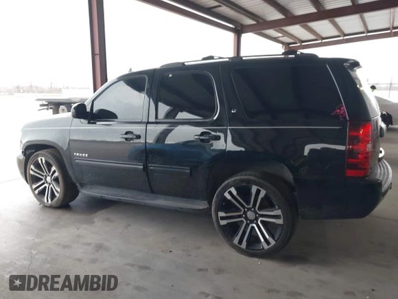 2014 Chevrolet Tahoe LT z VIN 1GNSCBE01ER190342, wystawiony jako IAAI lot #41578109 z przebiegiem 204 781 mil mil oraz . Historia ofert i sprzedaży dostępna na DreamBid. Obrazek 14.