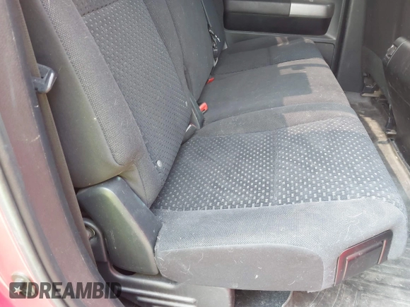 2012 Toyota Tundra z VIN 5TFUY5F16CX231794, wystawiony jako IAAI lot #42454478 z przebiegiem 249 756 mil mil oraz . Historia ofert i sprzedaży dostępna na DreamBid. Obrazek 8.