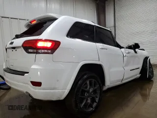 2021 Jeep Grand Cherokee 80th Anniversary z VIN 1C4RJFBG0MC525811, wystawiony jako Copart lot #55459965 z przebiegiem Nie podano mil oraz Szkoda całkowita • Salvage title. Historia ofert i sprzedaży dostępna na DreamBid. Obrazek 3.