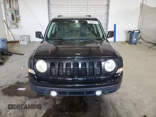 2016 Jeep Patriot Sport SE z VIN 1C4NJPBA4GD527530, wystawiony jako Copart lot #55836515 z przebiegiem 133 049 mil mil oraz Czysty tytuł • Clean title. Historia ofert i sprzedaży dostępna na DreamBid. Obrazek 5.