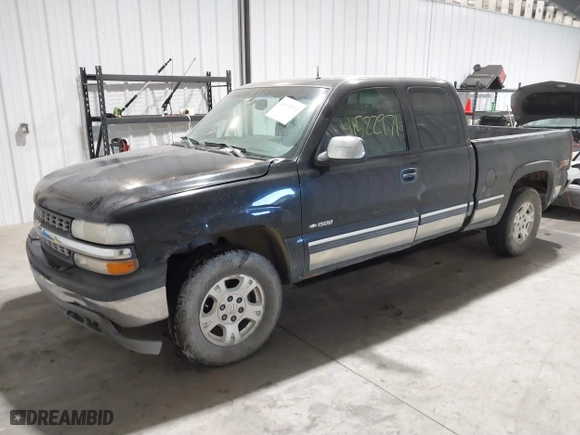 2001 Chevrolet Silverado 1500 LT with VIN 2GCEK19T111382113, listed as a IAAI auction lot 41522971 with 301,448 mi miles. Bid and sale history available at carsss.com. Image 2.