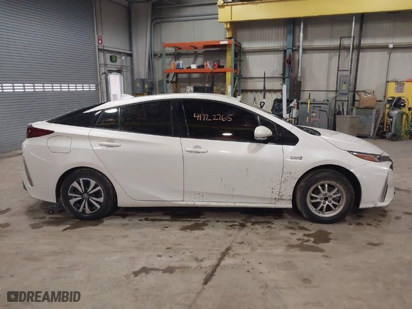 2017 Toyota Prius Prime Plus with VIN JTDKARFP1H3056361, listed as a IAAI auction lot 41722765 with NaN miles. Bid and sale history available at carsss.com. Image 13.