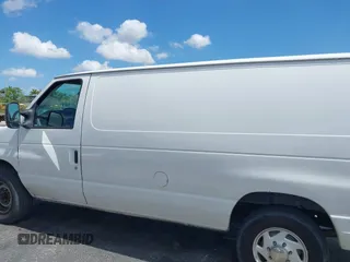 2012 Ford Econoline Cargo Commercial z VIN 1FTNS2EW8CDA13858, wystawiony jako IAAI lot #42473899 z przebiegiem 336 332 mil mil oraz . Historia ofert i sprzedaży dostępna na DreamBid. Obrazek 14.