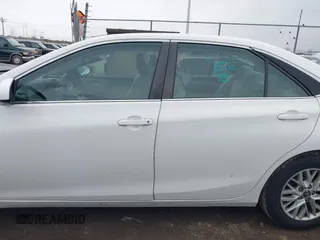 2016 Toyota Camry XLE with VIN 4T1BF1FKXGU227846, listed as a IAAI auction lot 41842937 with 58,146 mi miles. Bid and sale history available at carsss.com. Image 14.