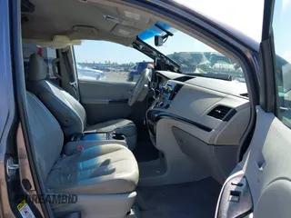 2011 Toyota Sienna LE AAS with VIN 5TDKK3DC0BS103380, listed as a IAAI auction lot 41855259 with 216,022 mi miles. Bid and sale history available at carsss.com. Image 5.