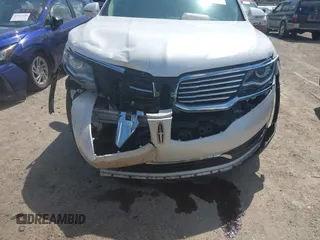 2016 Lincoln MKX Reserve with VIN 2LMTJ8LR6GBL66332, listed as a IAAI auction lot 41932408 with 75,306 mi miles and . Bid and sale history available at DreamBid. Image 6.