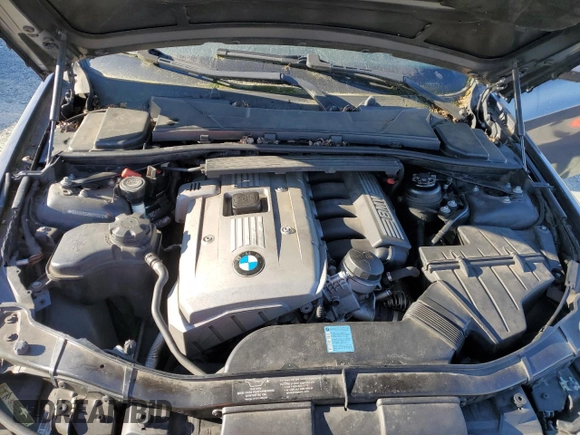 2006 BMW 3 Series 330xi with VIN WBAVD33596KV59012, listed as a Copart auction lot 53572385 with 109,920 mi miles and Clean Title. Bid and sale history available at carsss.com. Image 11.