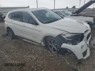 2017 BMW X1 xDrive28i z VIN WBXHT3C37H5F74312, wystawiony jako Copart lot #57479785 z przebiegiem Nie podano mil oraz Czysty tytuł • Clean title. Historia ofert i sprzedaży dostępna na DreamBid. Obrazek 4.