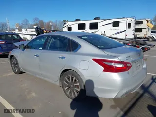 2018 Nissan Altima 2.5 SV with VIN 1N4AL3AP9JC158108, listed as a IAAI auction lot 41464382 with 123,129 mi miles. Bid and sale history available at carsss.com. Image 3.
